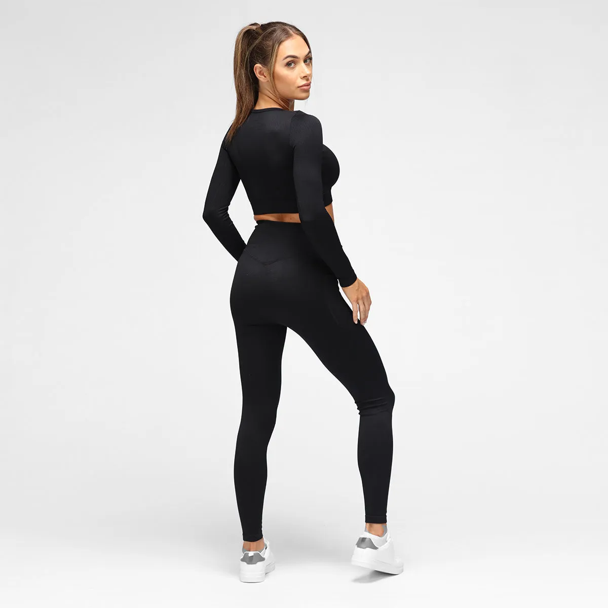 Black Ribbed Seamless Long Sleeved Crop Top